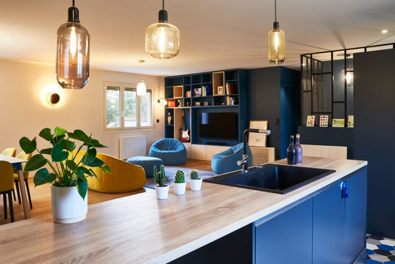 plan de travail cuisine et salon cosy