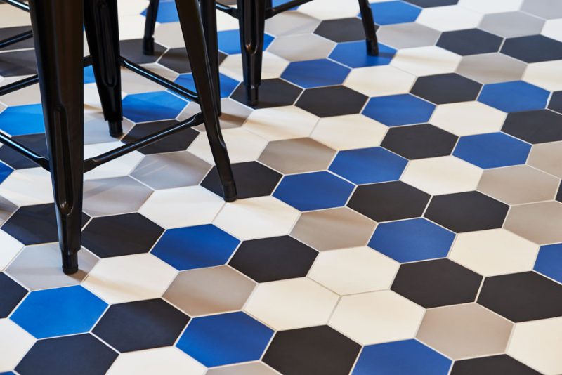 détail carrelage hexagonal cuisine